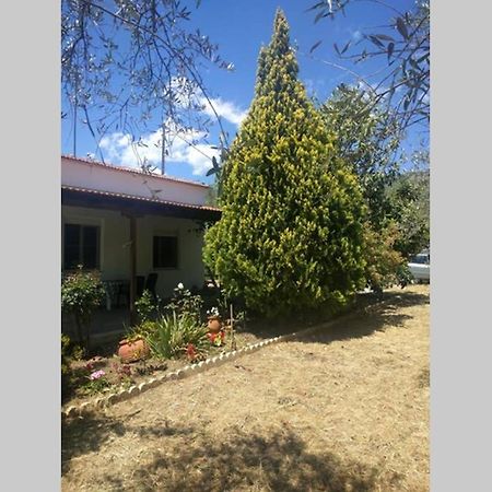Irinis Cottage Kala Nera Ngoại thất bức ảnh